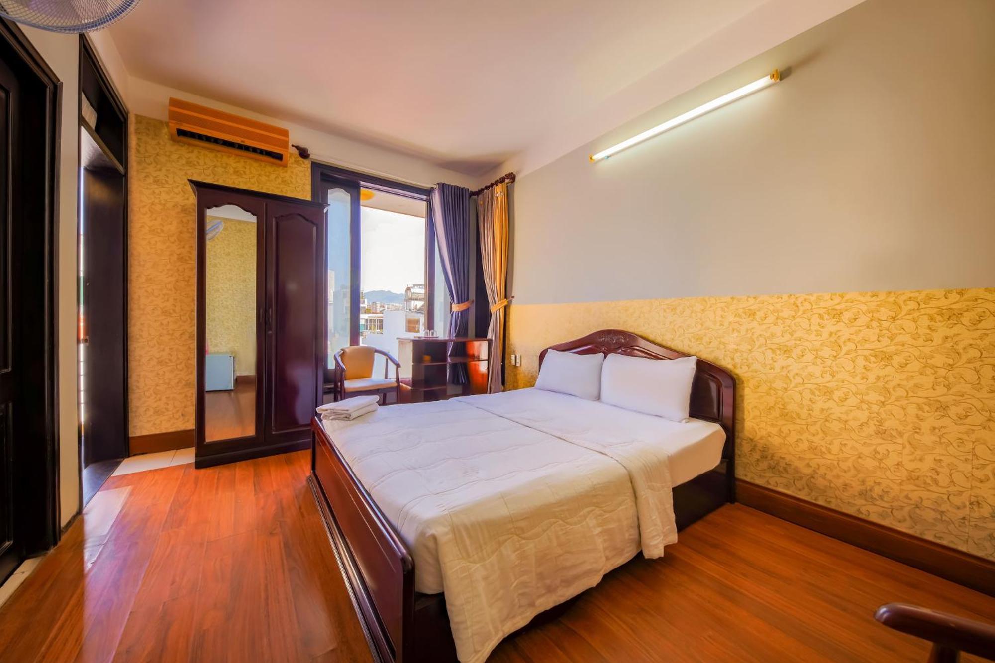 Ponys Hotel Нячанг Экстерьер фото